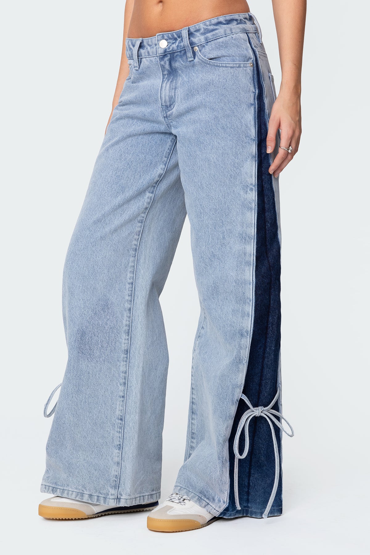 Contrast Split Washed Jeans - Image 4