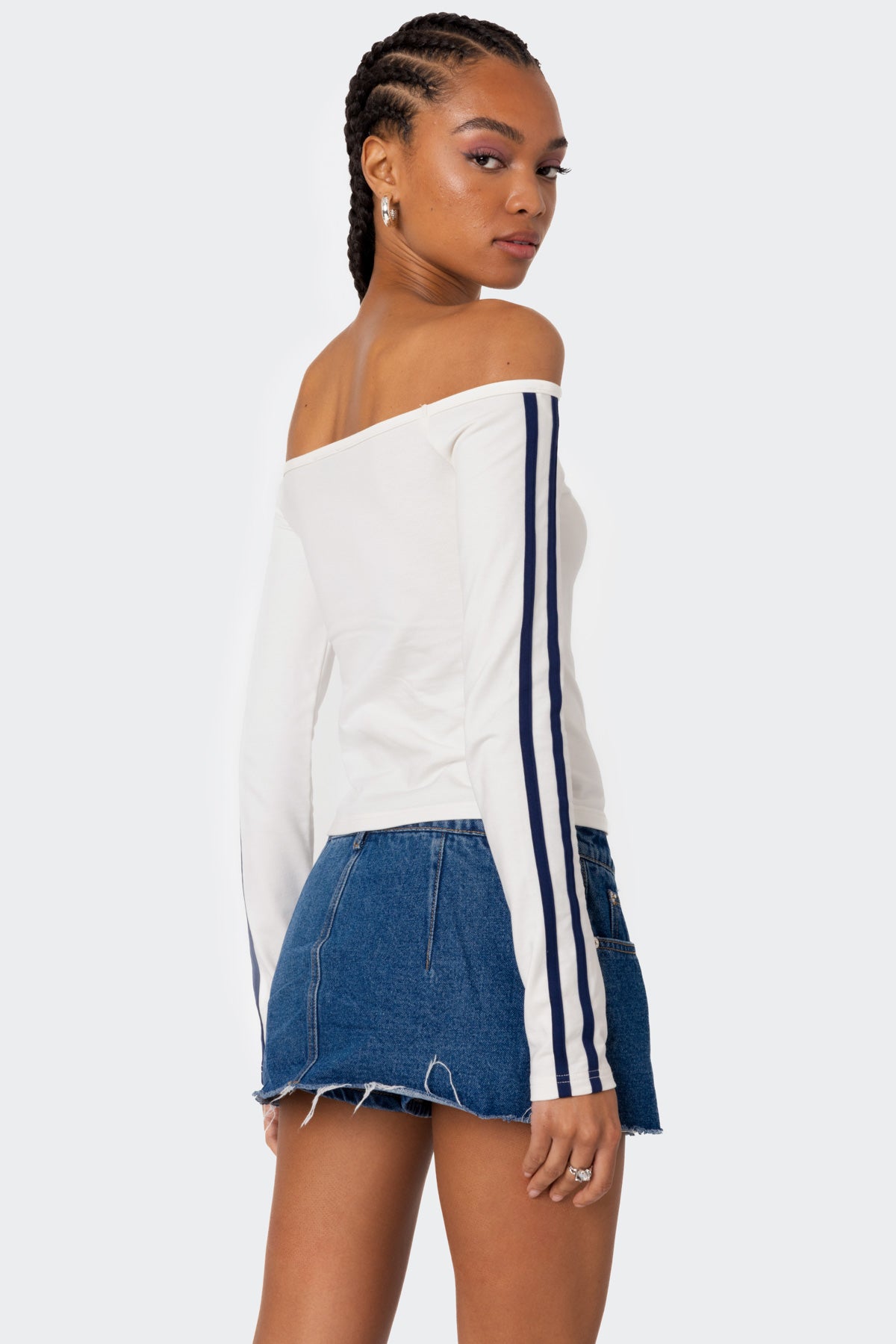 90'S Off Shoulder Long Sleeve T Shirt - Image 4