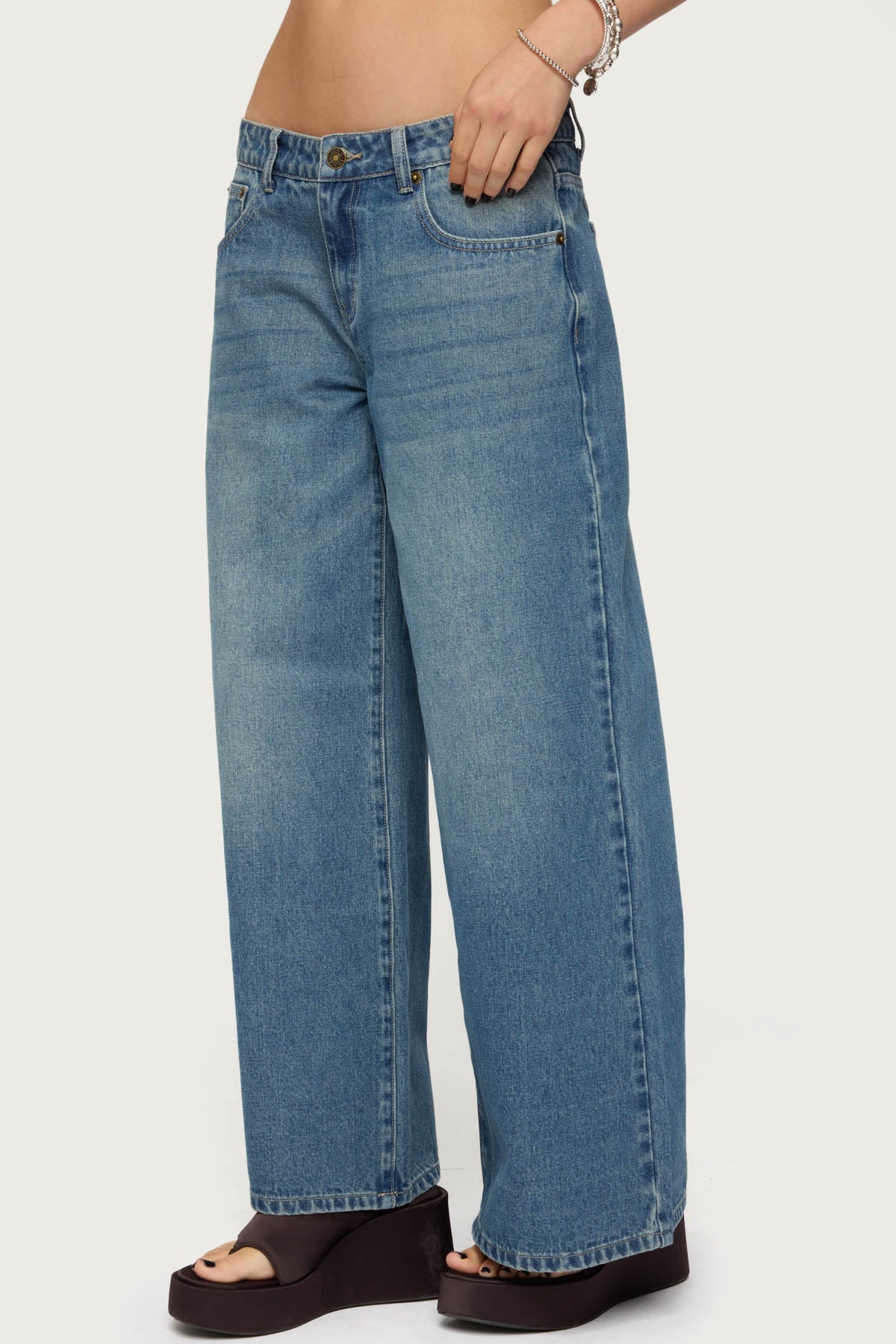 Petite Vyxen Vintage Washed Low Rise Jeans - Image 5