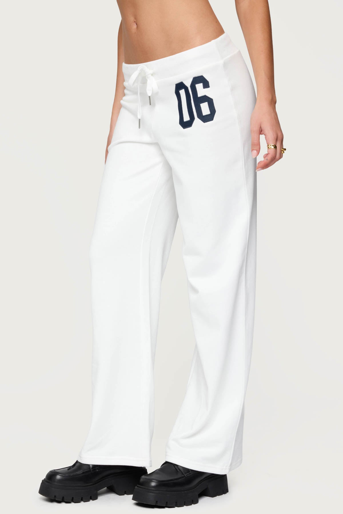 06 Sweatpants - Image 3