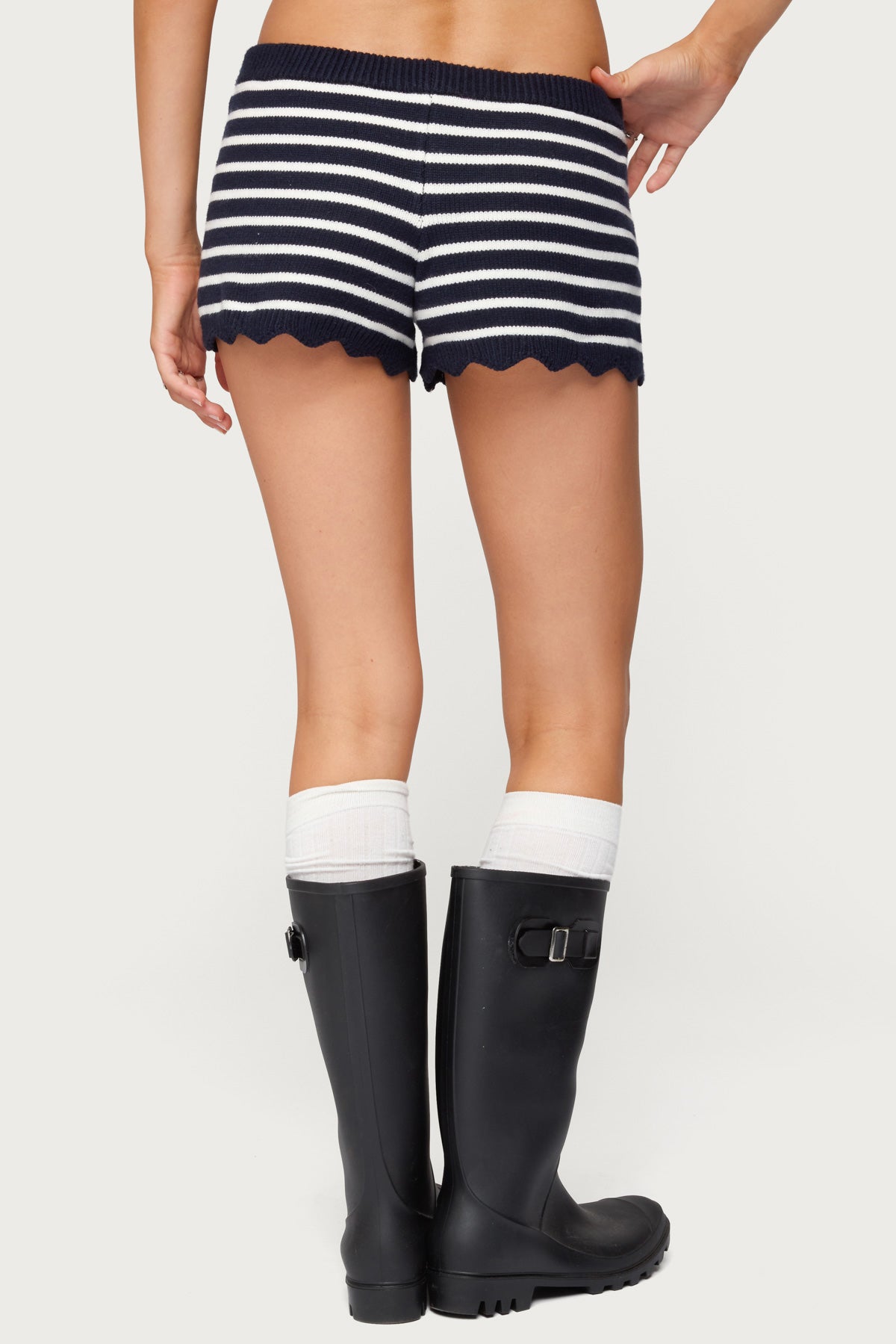 Soren Contrast Striped Knit Shorts - Image 4
