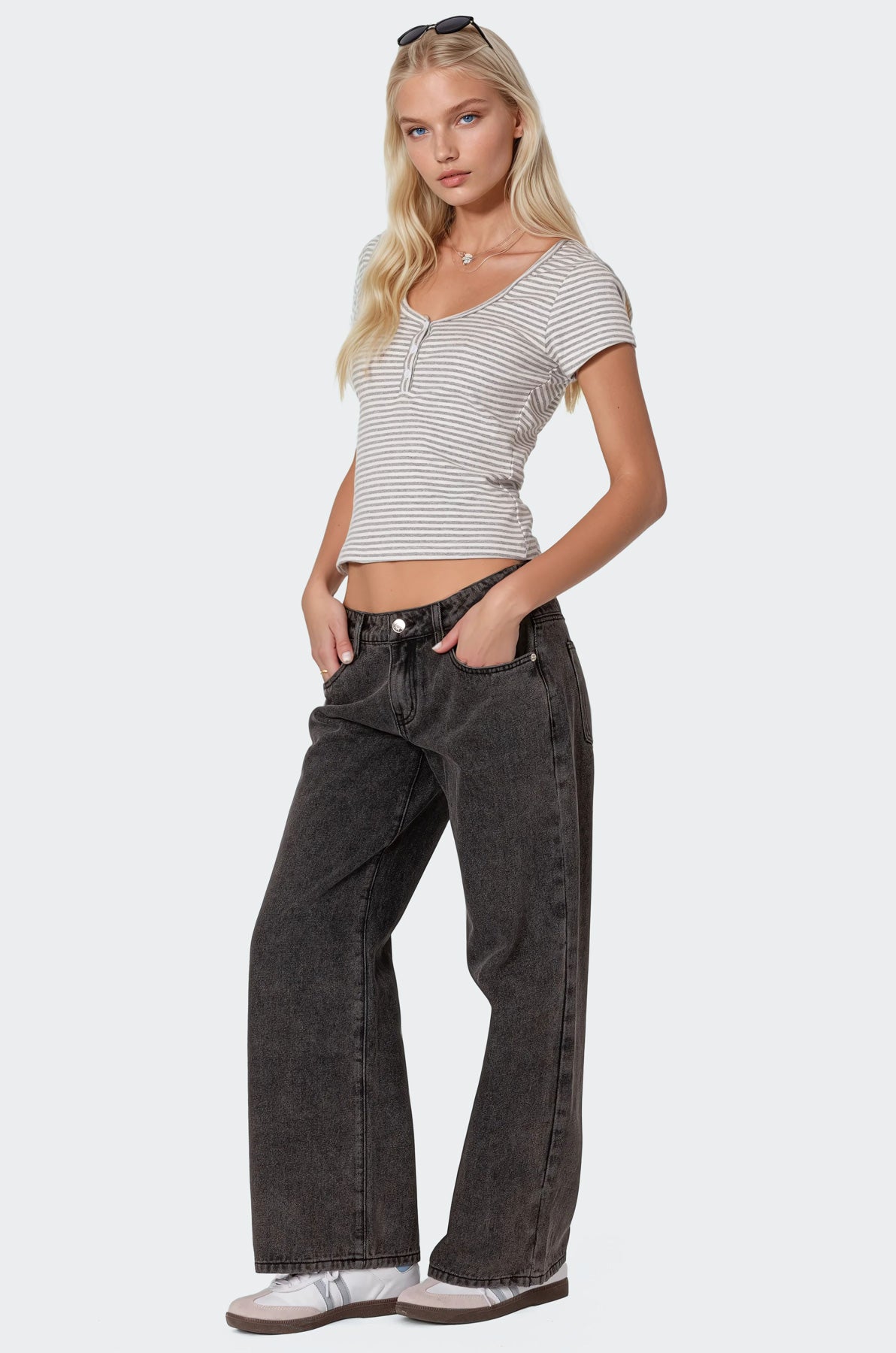 Petite Raelynn Washed Low Rise Jeans - Image 4